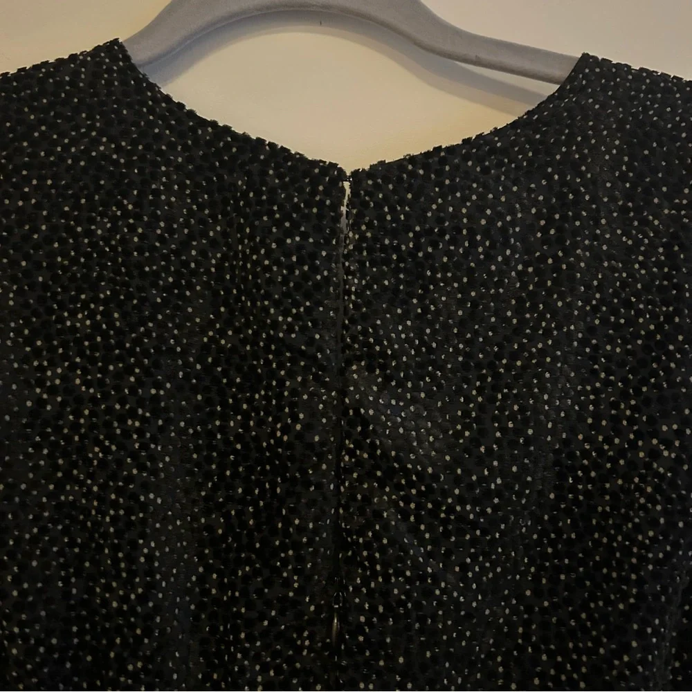 ASTR The Label Florence Top Black Velvet Dot Medium Women's Puff Sleeve Ruched